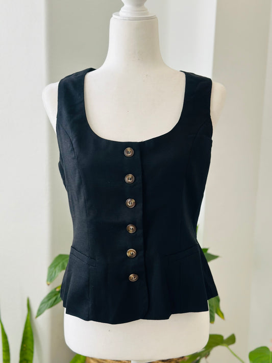 Fernanda Vest in Black